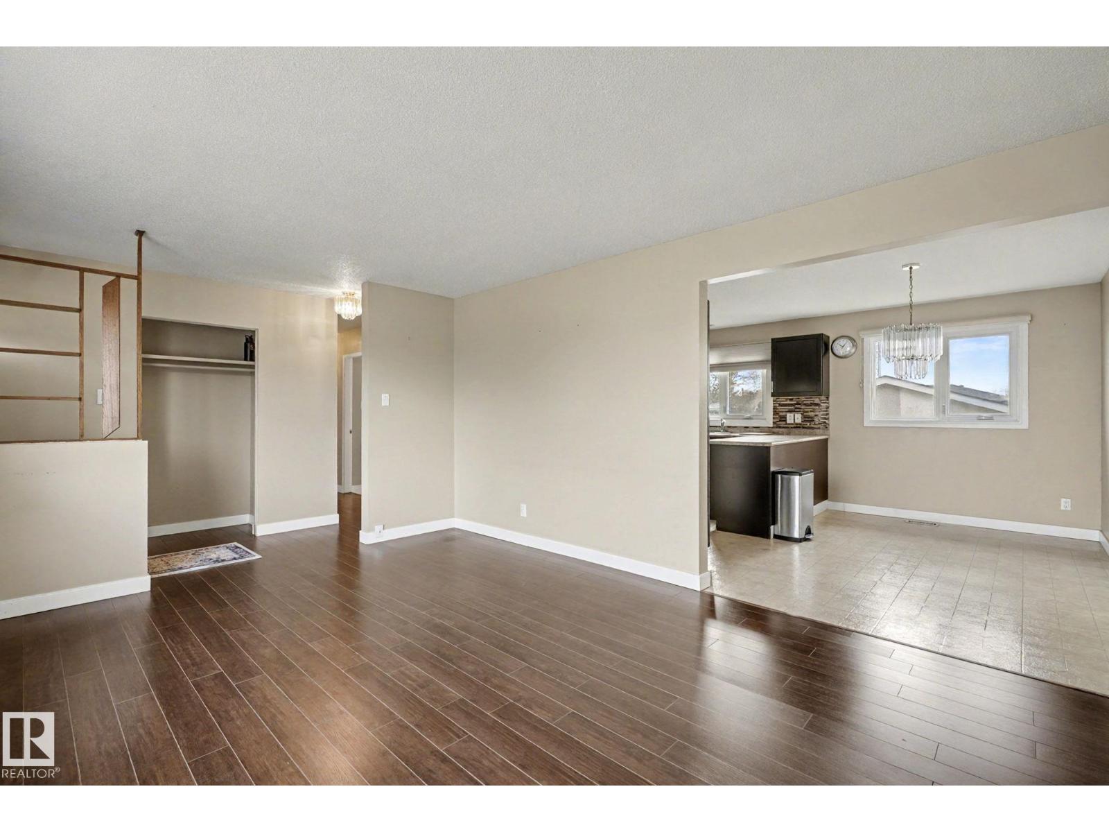 8407 149A AV NW, Edmonton