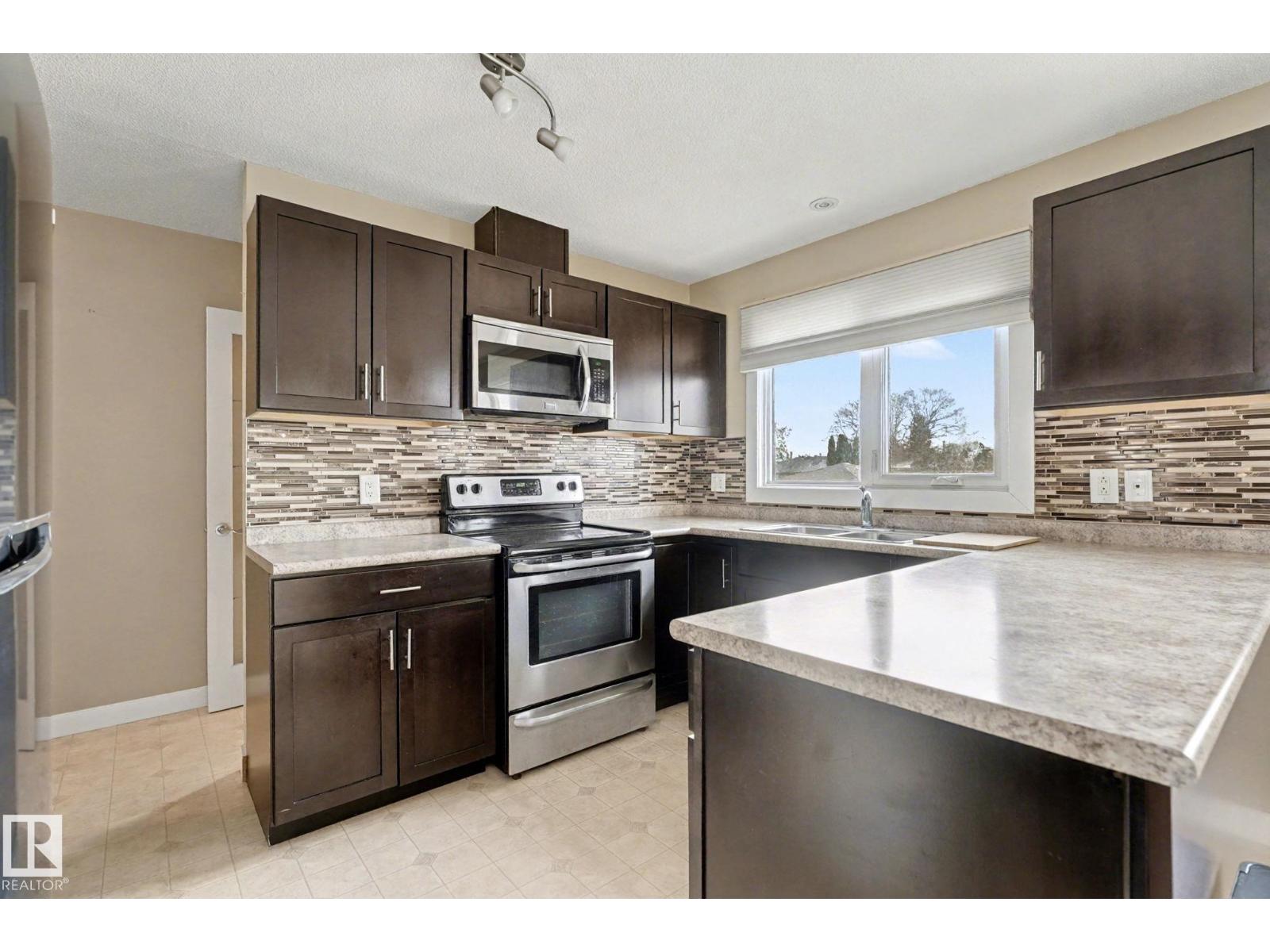 8407 149A AV NW, Edmonton