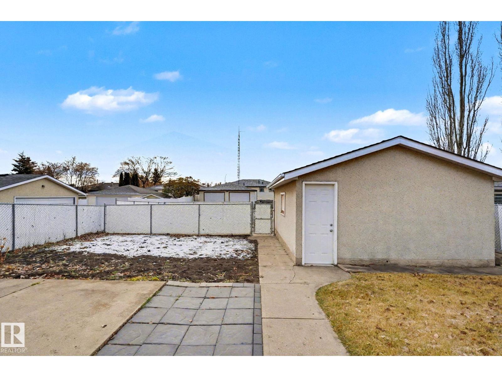 8407 149A AV NW, Edmonton