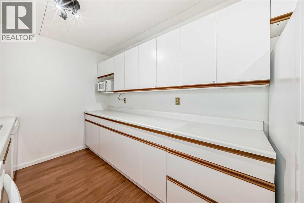 Single Family House for Sale in   Dalton Drive NW Dalhousie Calgary 