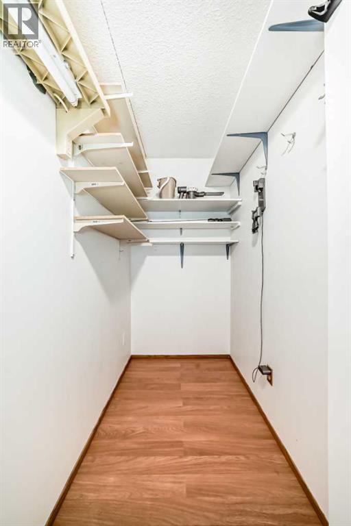 Single Family House for Sale in   Dalton Drive NW Dalhousie Calgary 