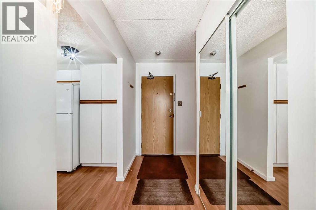 Single Family House for Sale in   Dalton Drive NW Dalhousie Calgary 