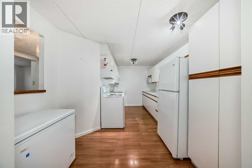 Single Family House for Sale in   Dalton Drive NW Dalhousie Calgary 