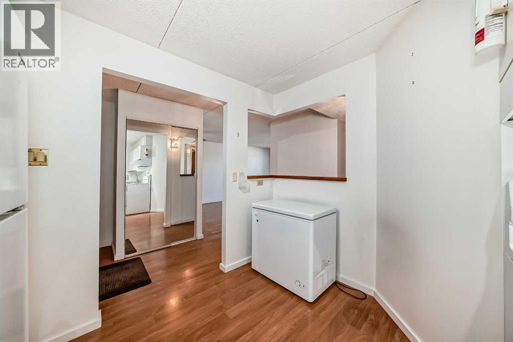 Single Family House for Sale in   Dalton Drive NW Dalhousie Calgary 