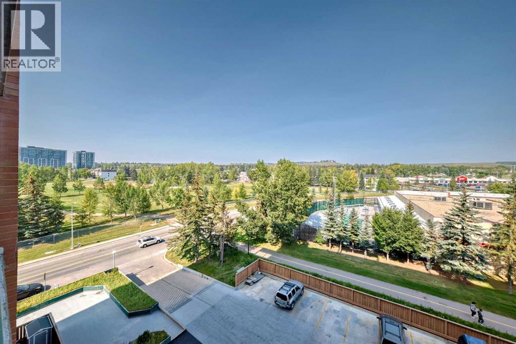 Single Family House for Sale in   Dalton Drive NW Dalhousie Calgary 