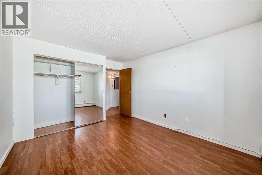 Single Family House for Sale in   Dalton Drive NW Dalhousie Calgary 