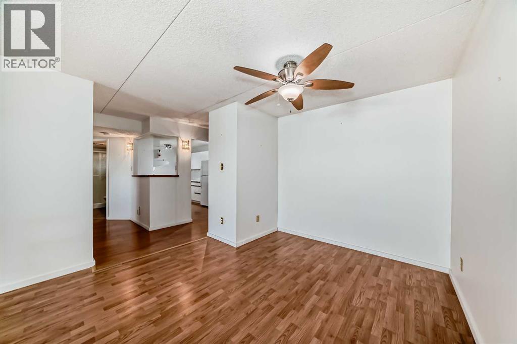 Single Family House for Sale in   Dalton Drive NW Dalhousie Calgary 