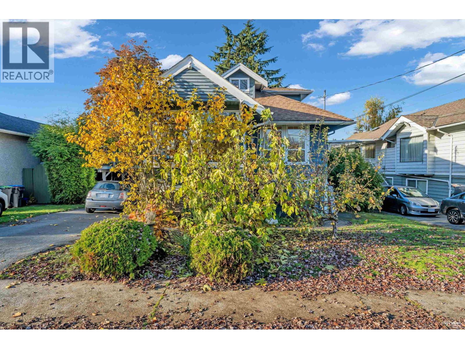 237 SANDRINGHAM AVENUE, New Westminster