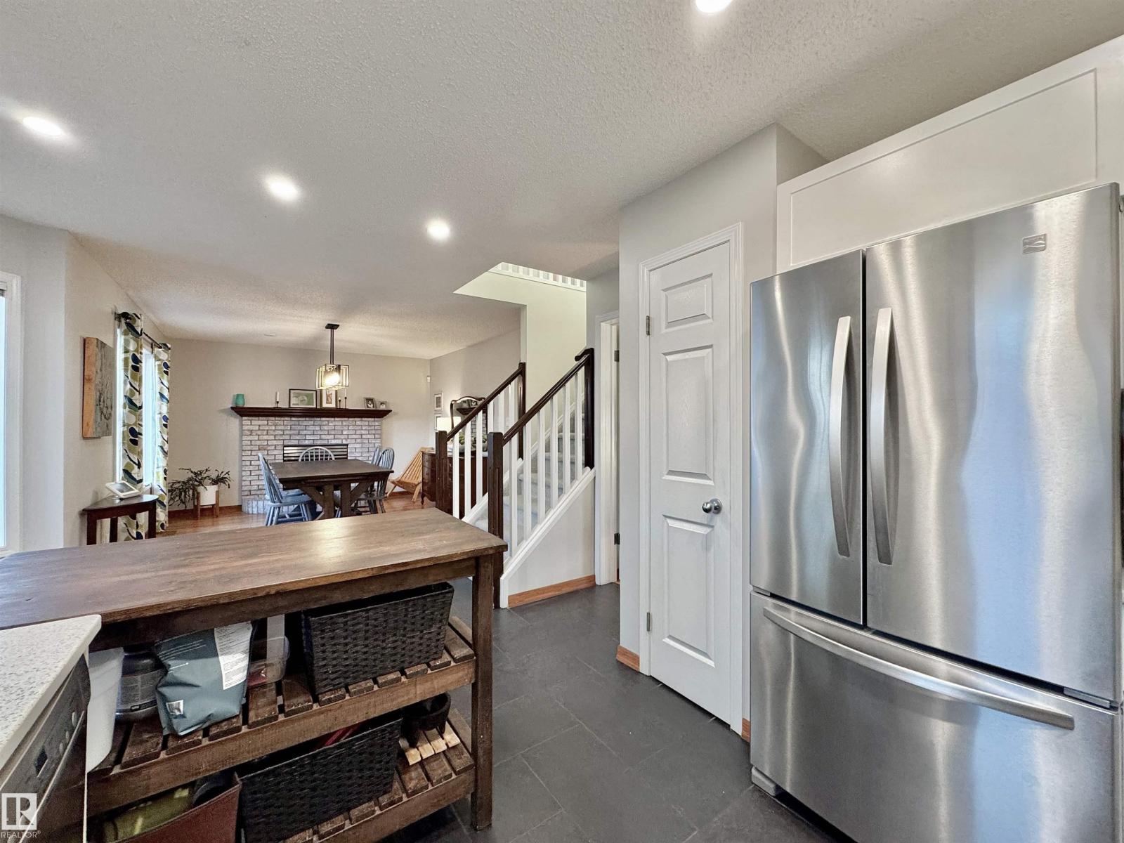 1224 POTTER GREENS DR NW, Edmonton