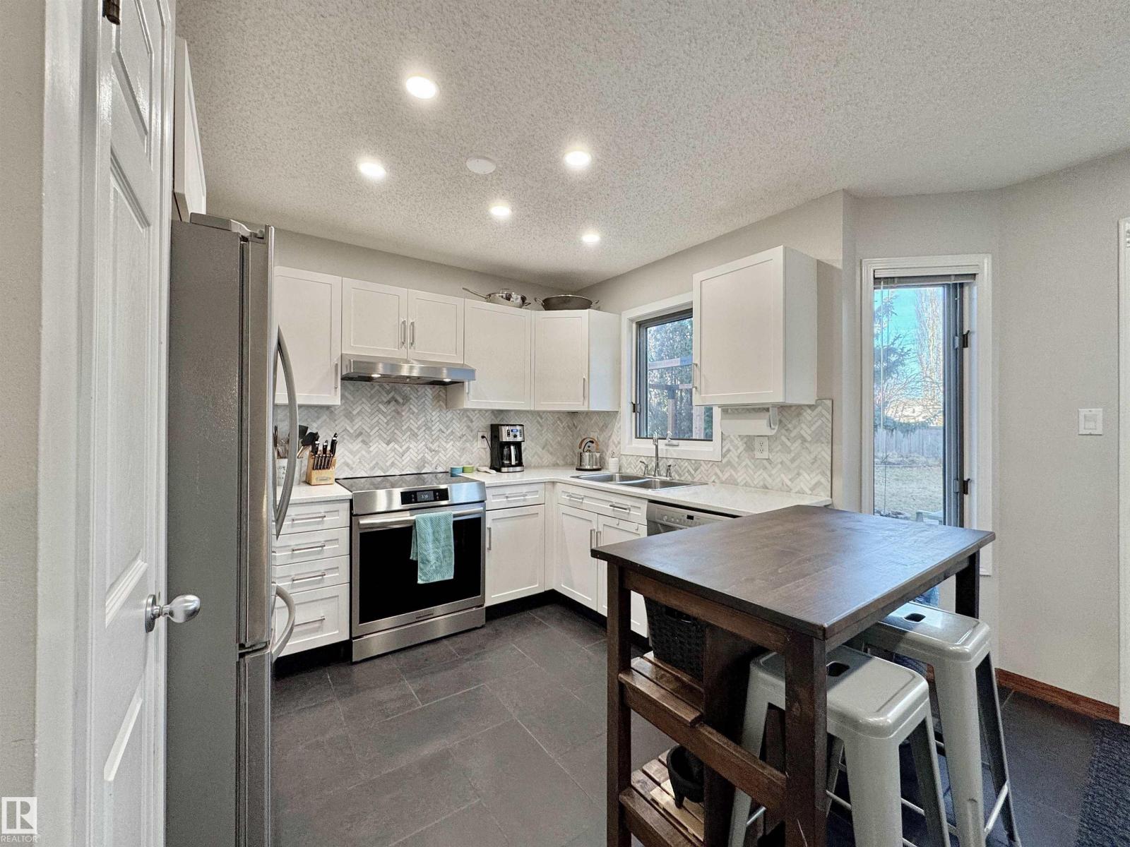 1224 POTTER GREENS DR NW, Edmonton