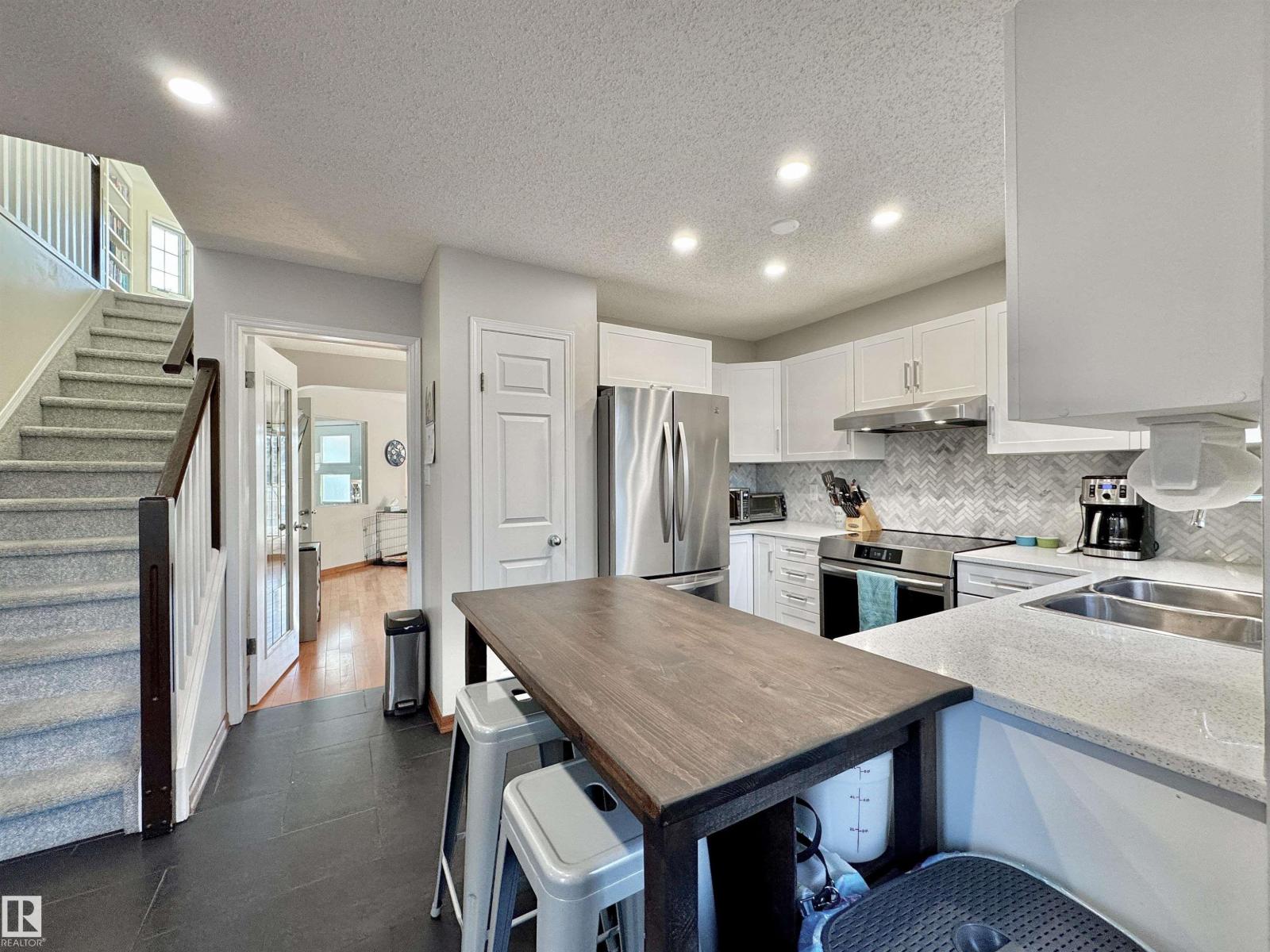 1224 POTTER GREENS DR NW, Edmonton