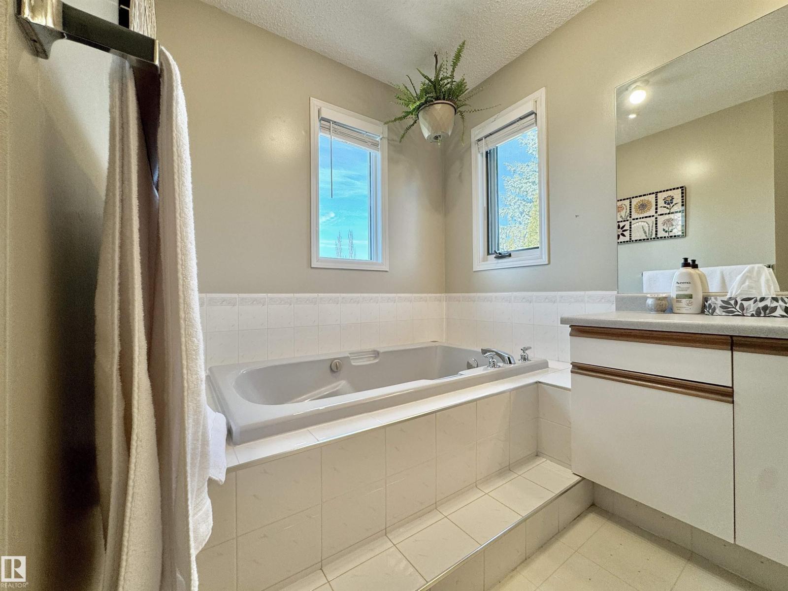 1224 POTTER GREENS DR NW, Edmonton