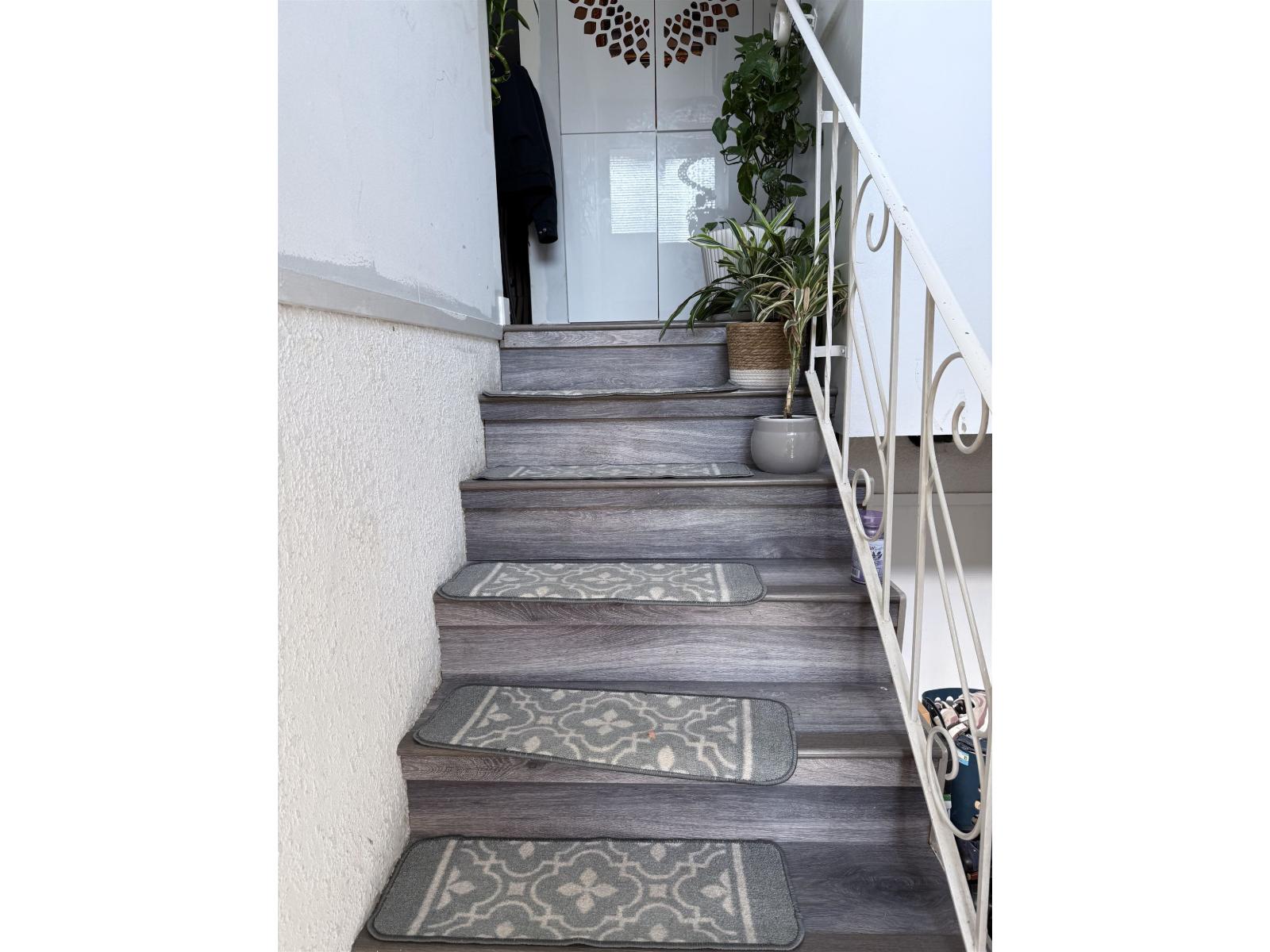 15847 RUSSELL AVENUE, White Rock