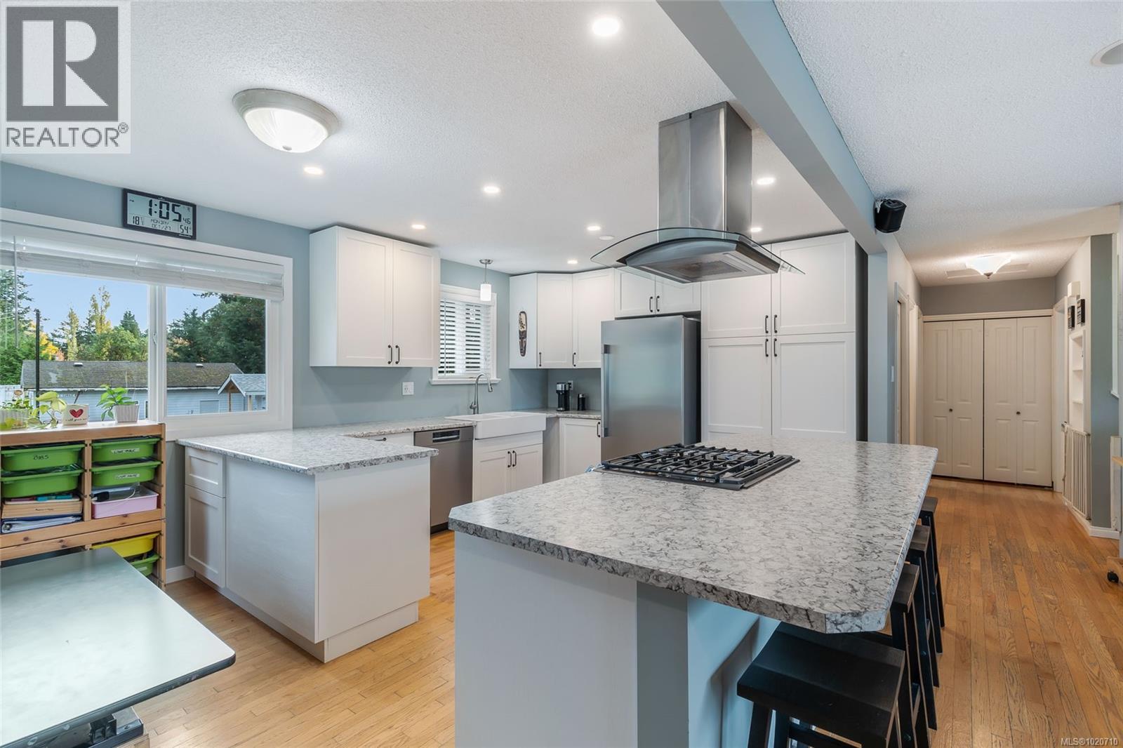 5523 Fernandez Pl, Nanaimo