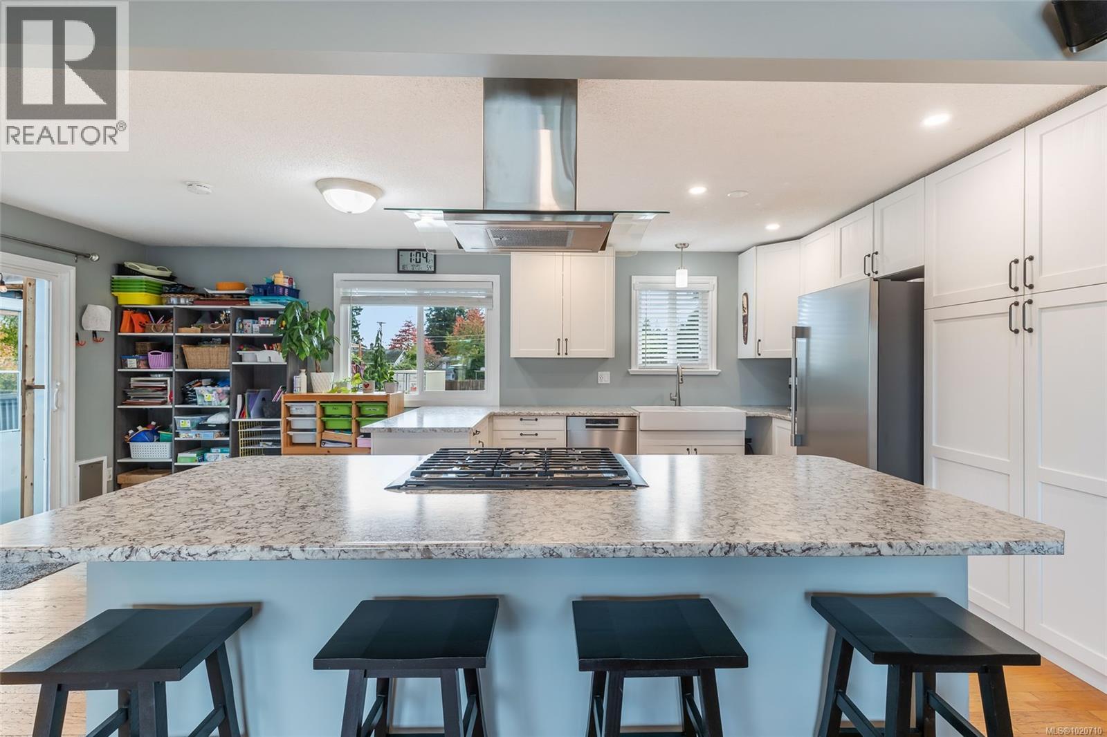 5523 Fernandez Pl, Nanaimo