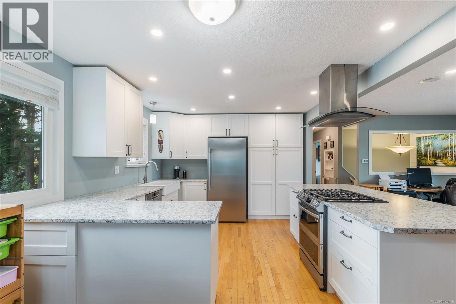 5523 Fernandez Pl, Nanaimo