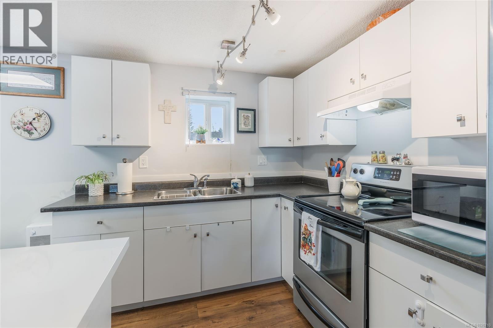 5523 Fernandez Pl, Nanaimo