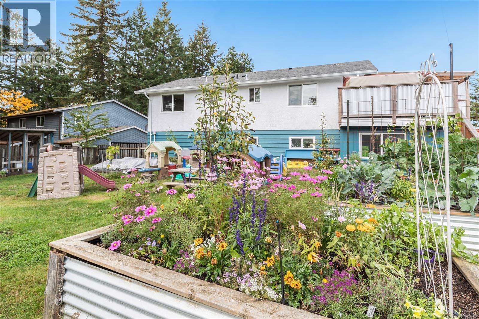 5523 Fernandez Pl, Nanaimo
