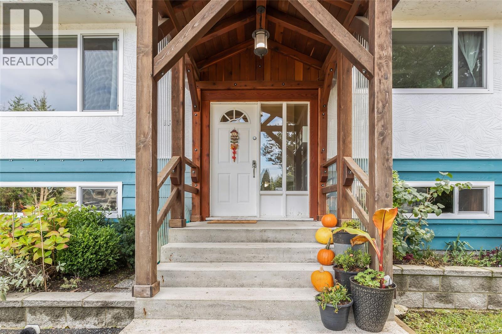 5523 Fernandez Pl, Nanaimo