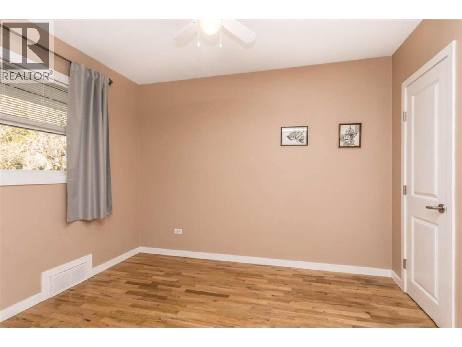  932-930 Lawson Avenue, Kelowna