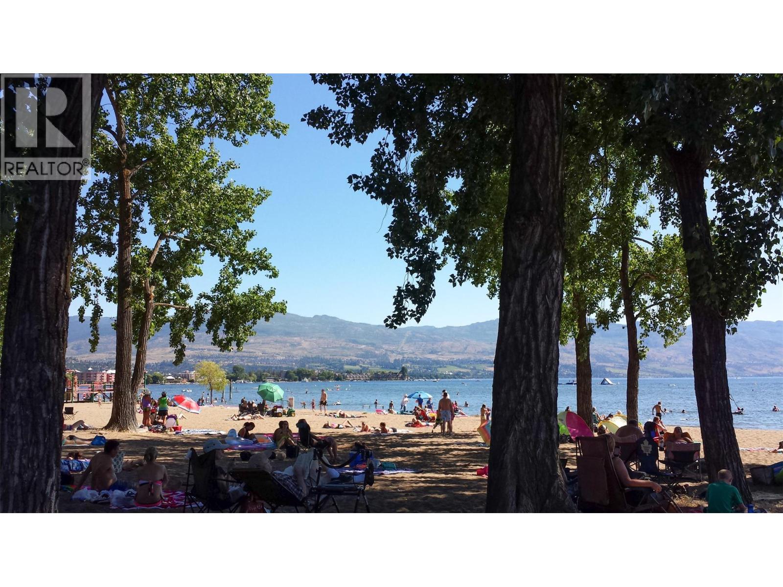  932-930 Lawson Avenue, Kelowna