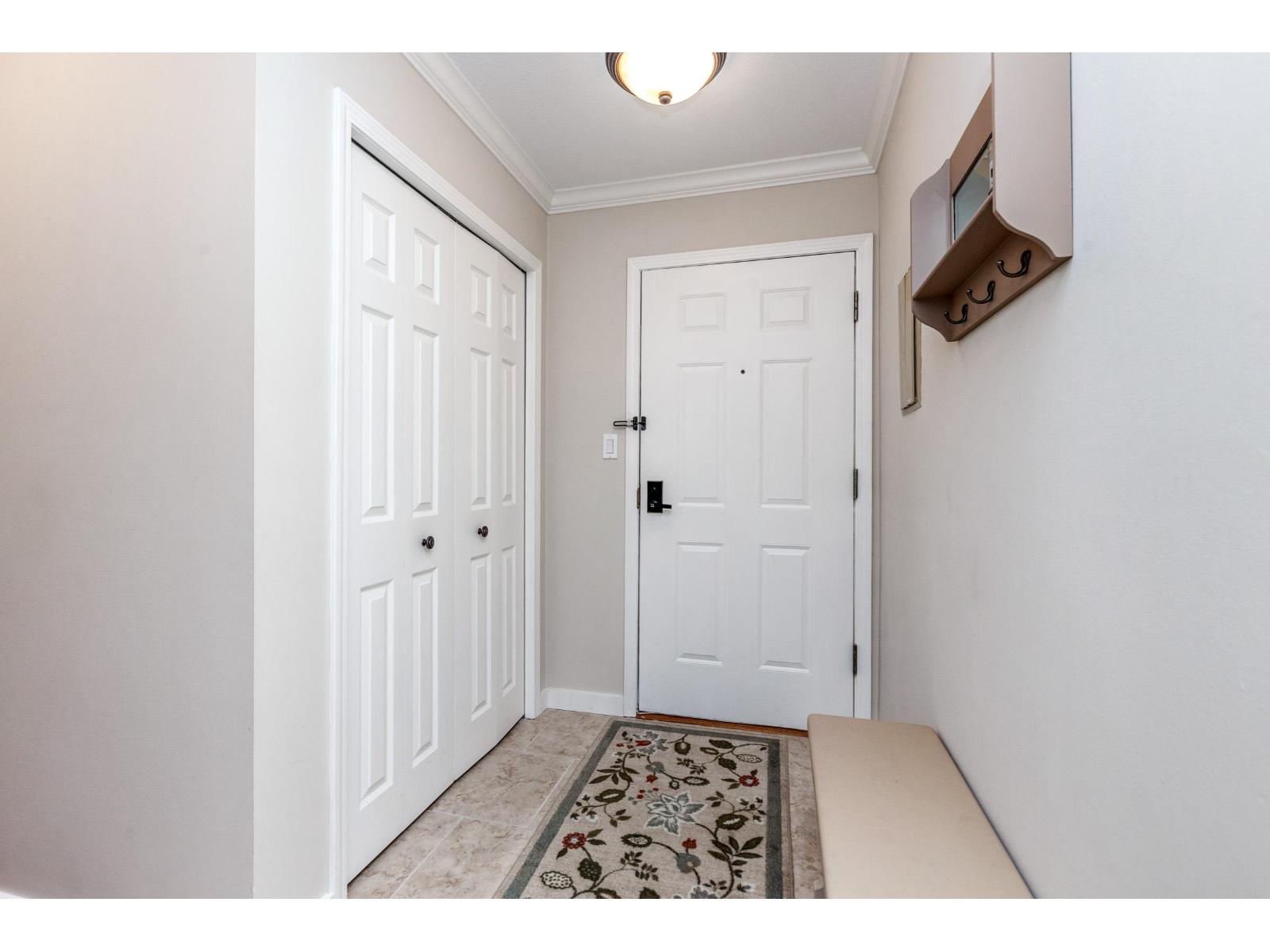 304 1351 VIDAL STREET, White Rock