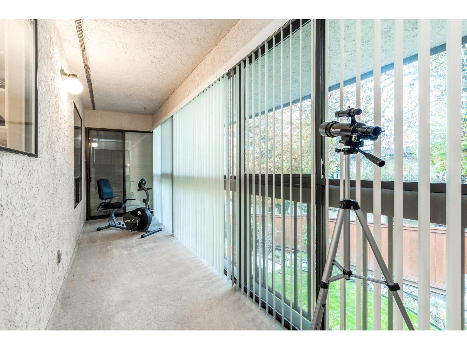 304 1351 VIDAL STREET, White Rock