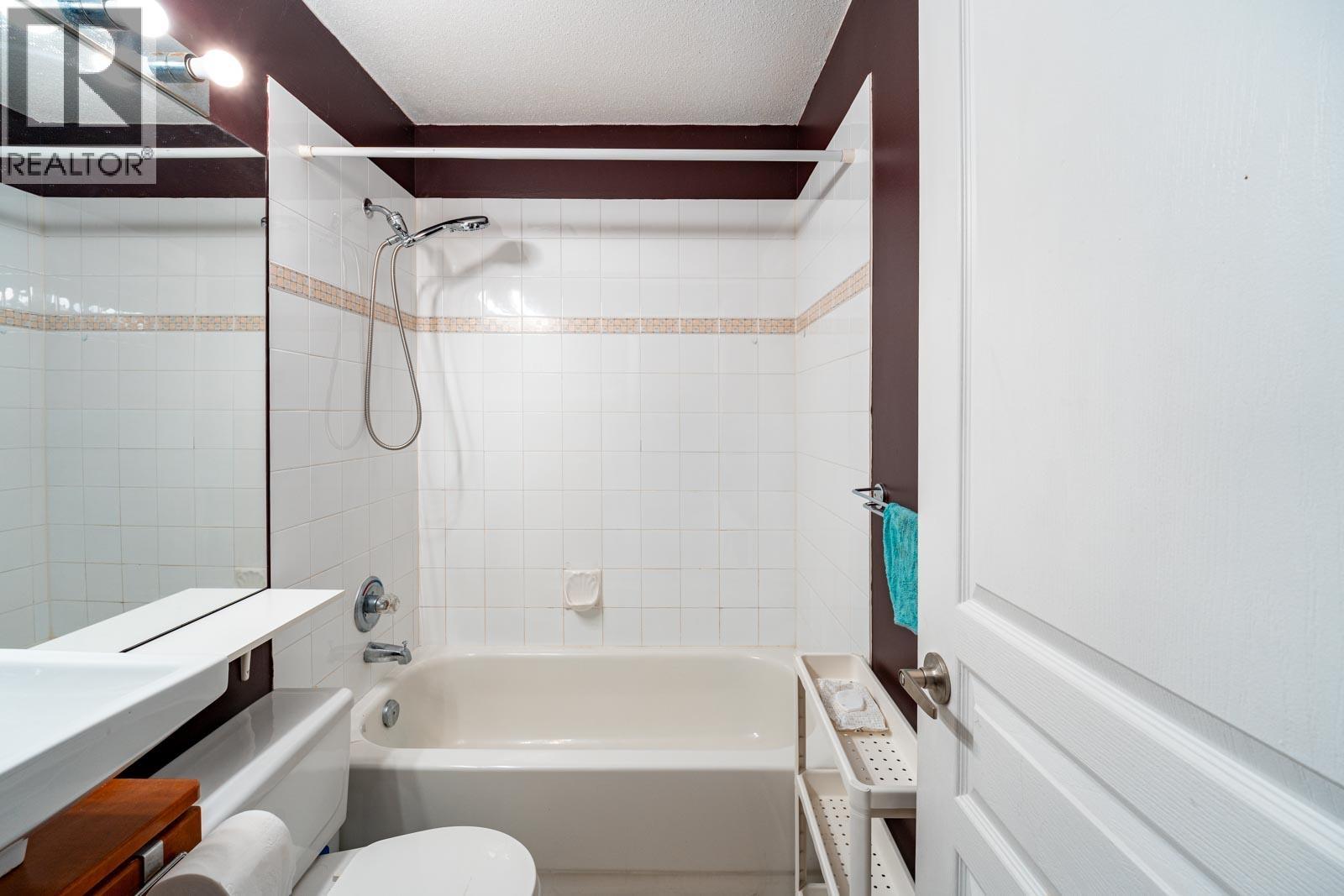 1 3586 RAINIER PLACE, Vancouver