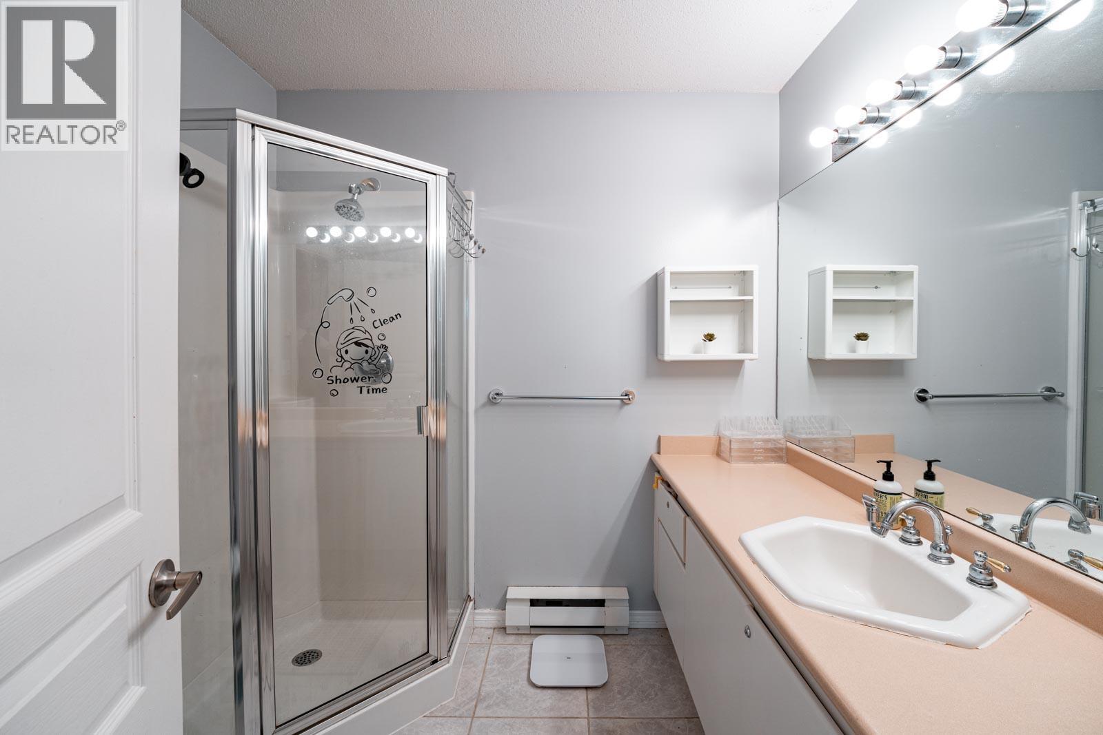 1 3586 RAINIER PLACE, Vancouver