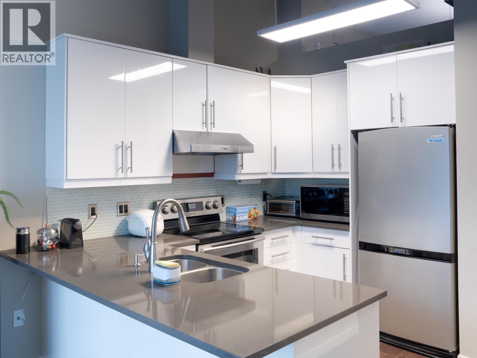 1 3586 RAINIER PLACE, Vancouver