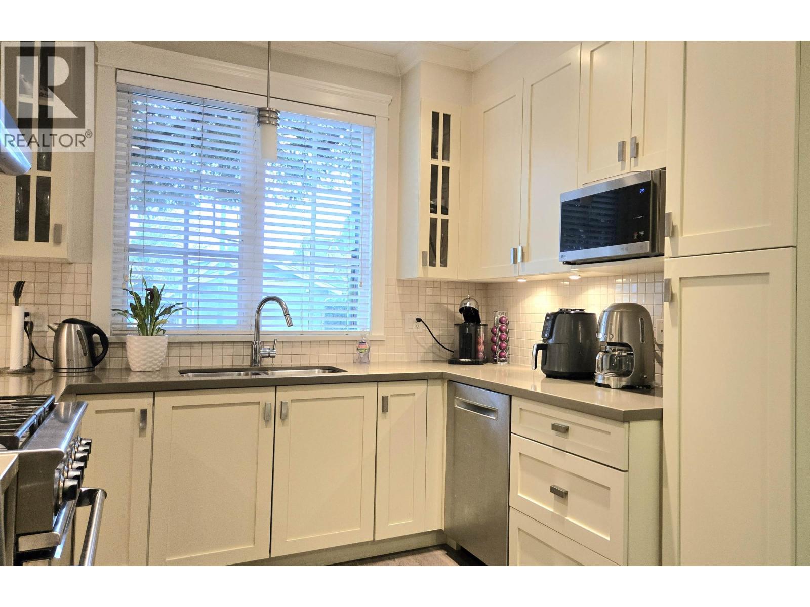 5467 DUNBAR STREET, Vancouver