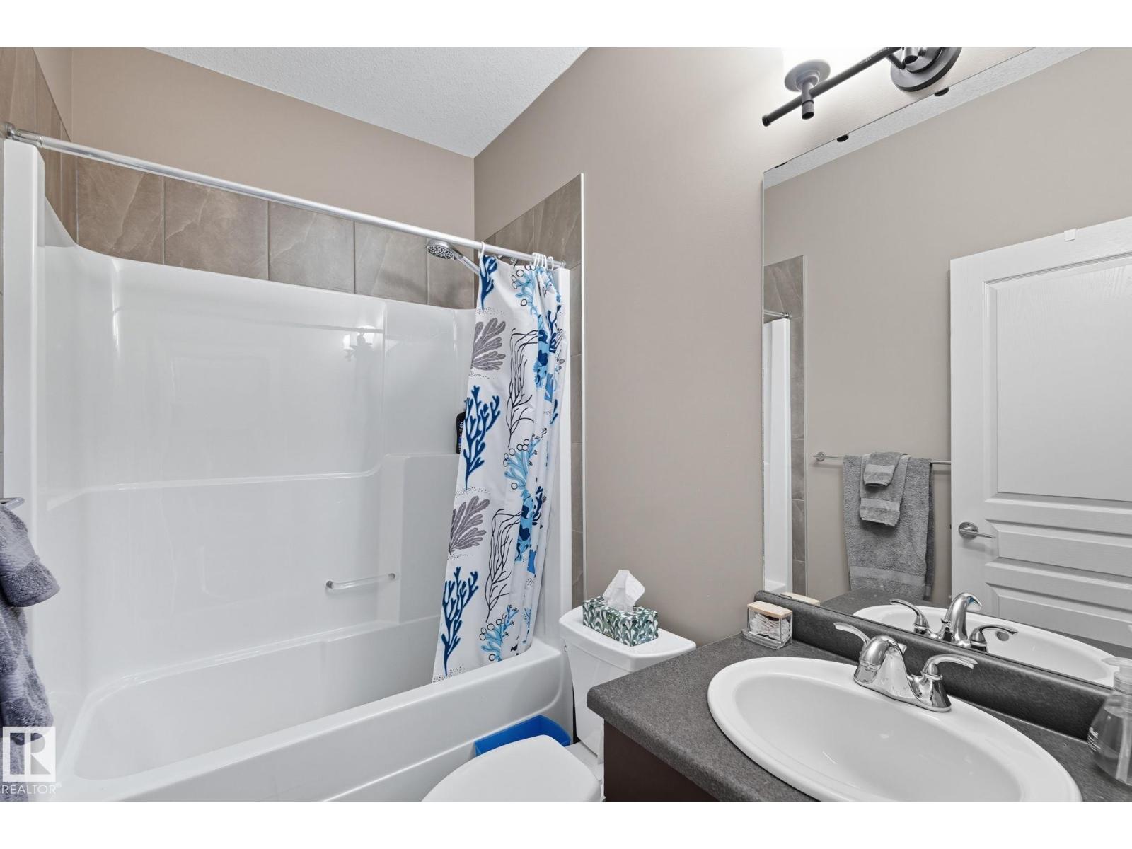 8039 18 AV SW, Edmonton