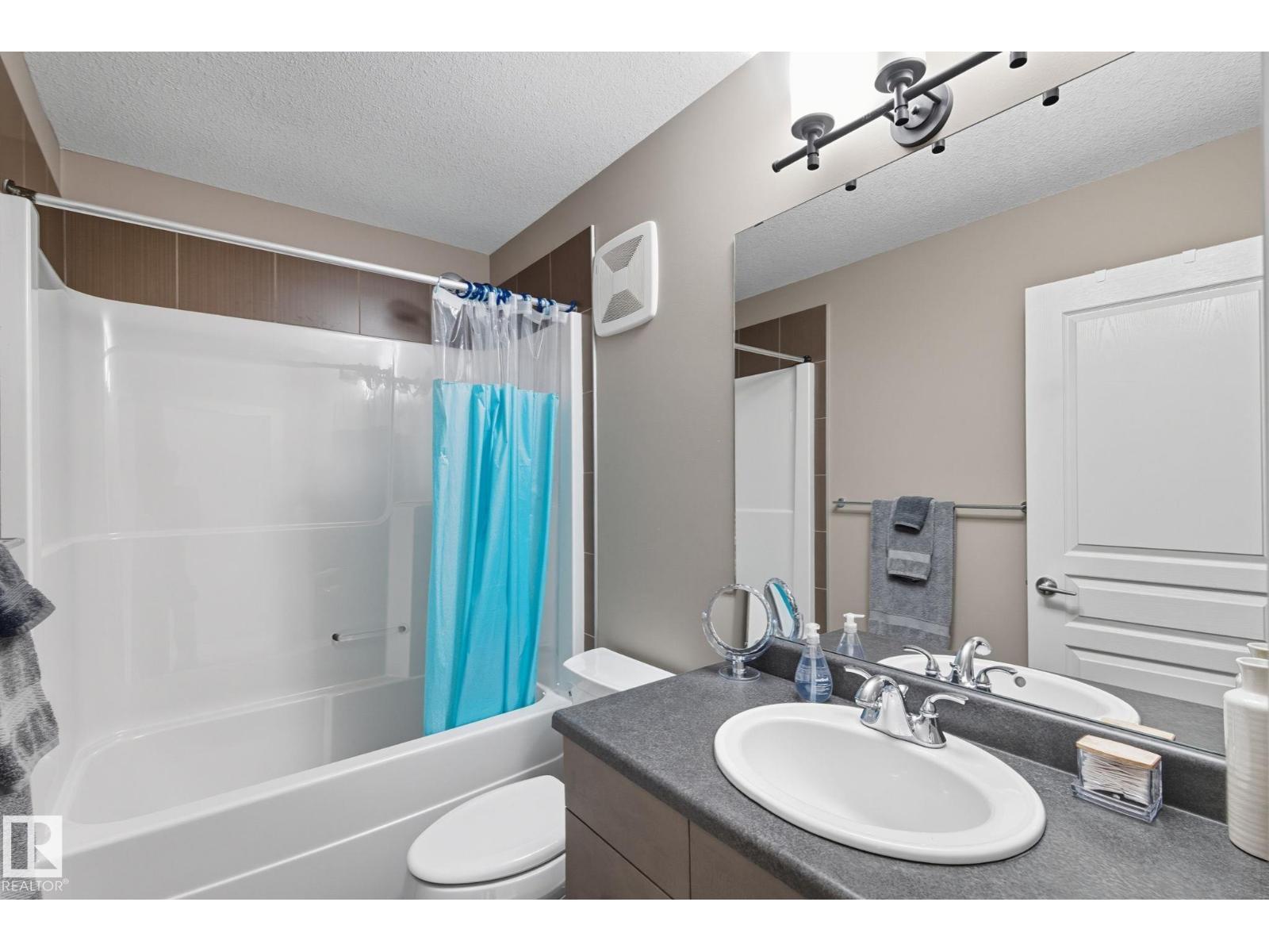 8039 18 AV SW, Edmonton