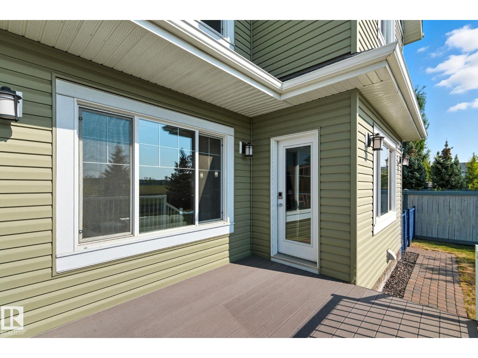 8039 18 AV SW, Edmonton