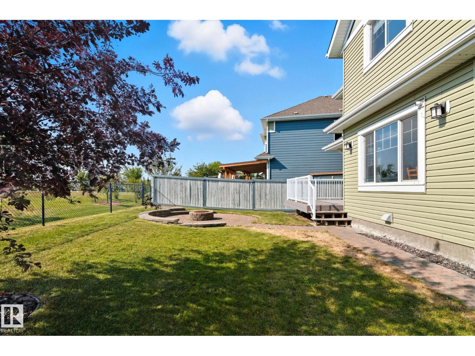 8039 18 AV SW, Edmonton