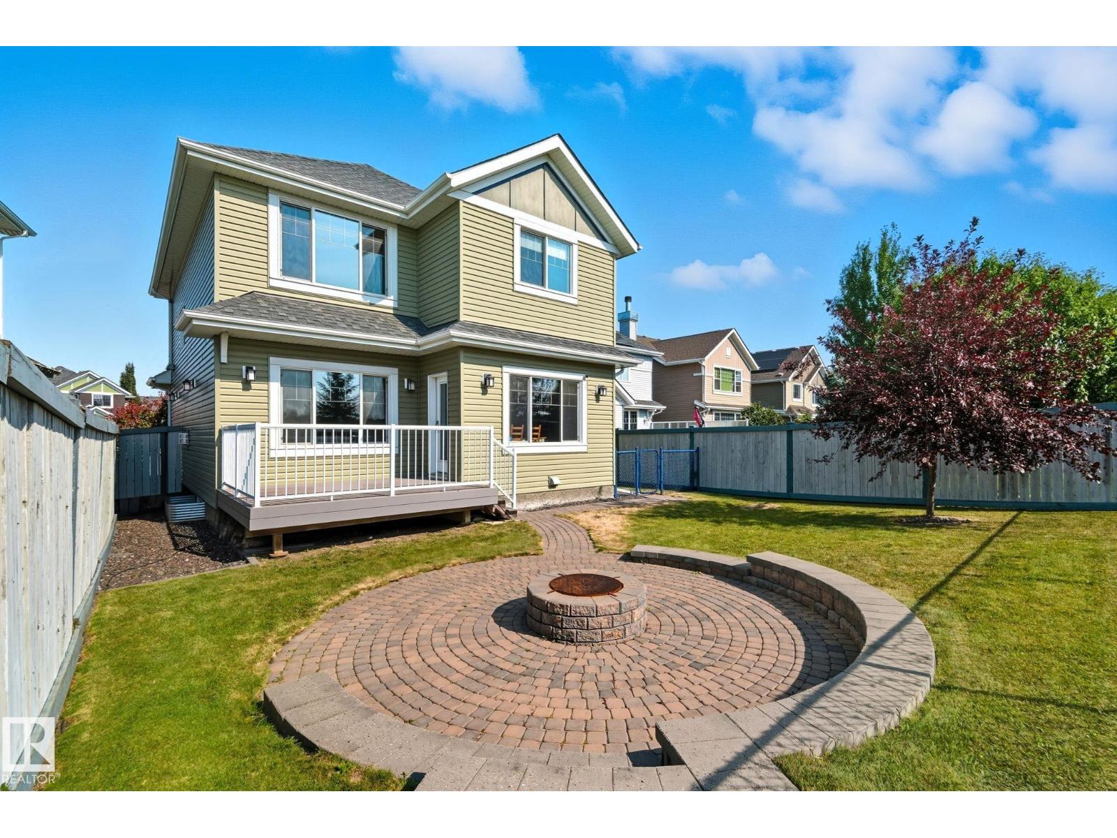 8039 18 AV SW, Edmonton