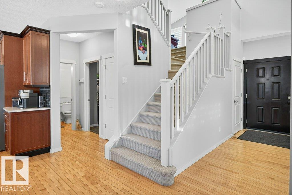 51 NICOLA RD, St. Albert