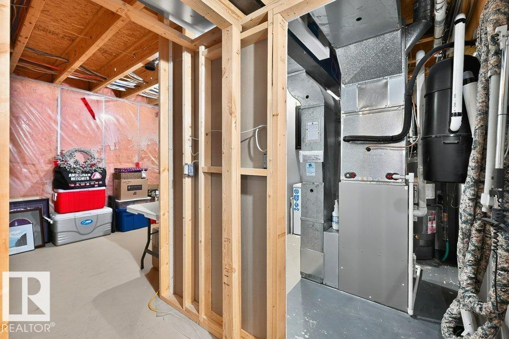 51 NICOLA RD, St. Albert