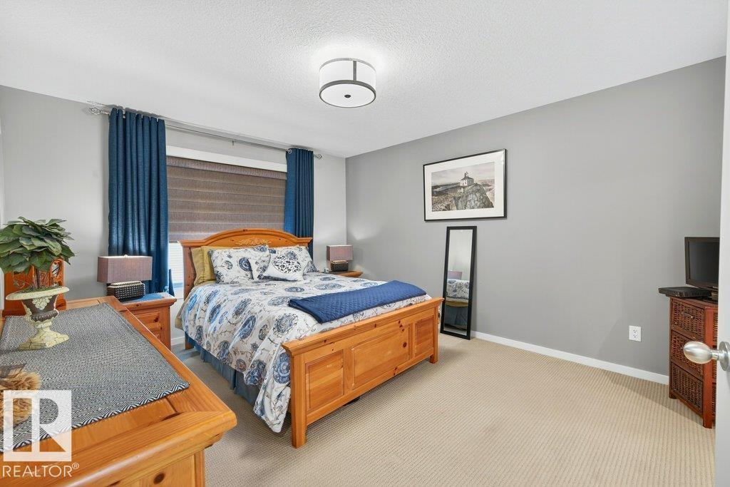 51 NICOLA RD, St. Albert