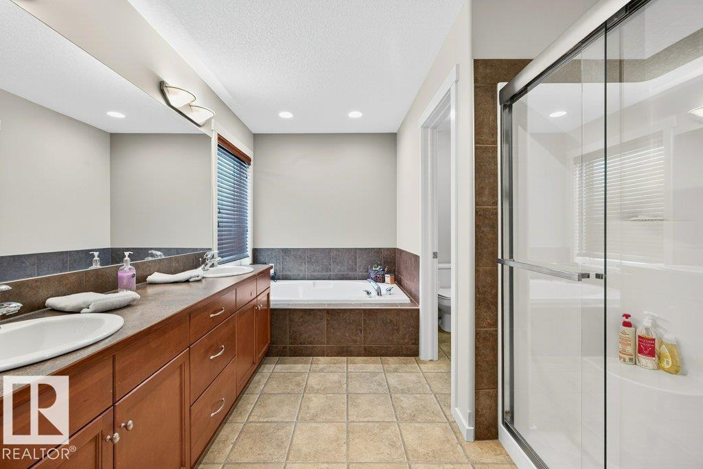 51 NICOLA RD, St. Albert