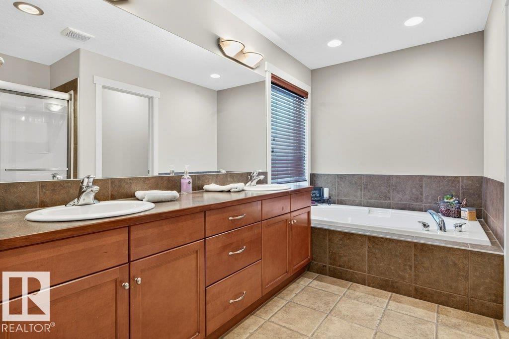 51 NICOLA RD, St. Albert