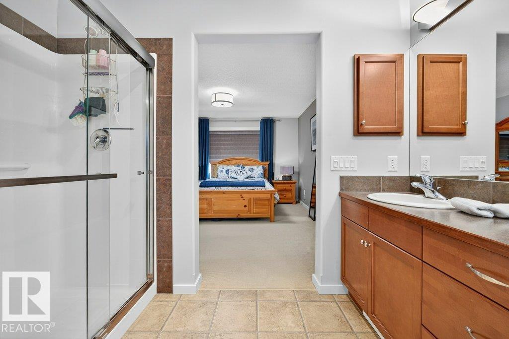 51 NICOLA RD, St. Albert