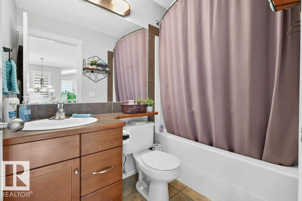 51 NICOLA RD, St. Albert