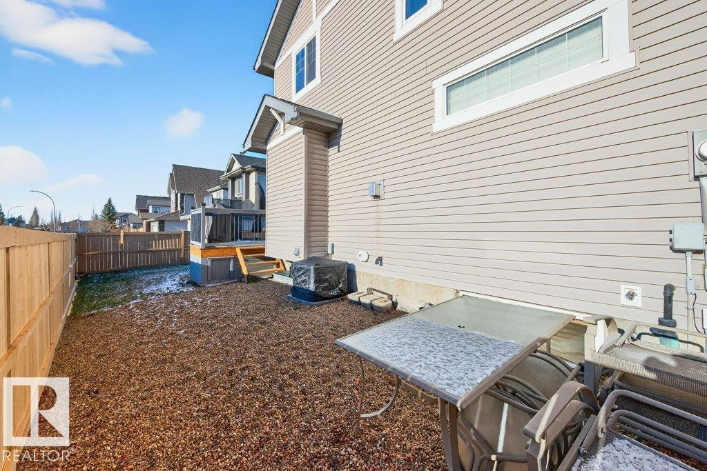 51 NICOLA RD, St. Albert