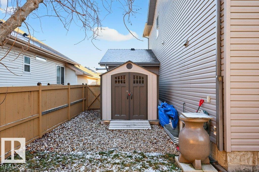 51 NICOLA RD, St. Albert