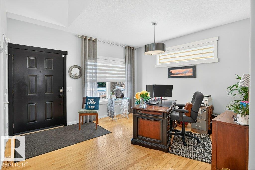 51 NICOLA RD, St. Albert