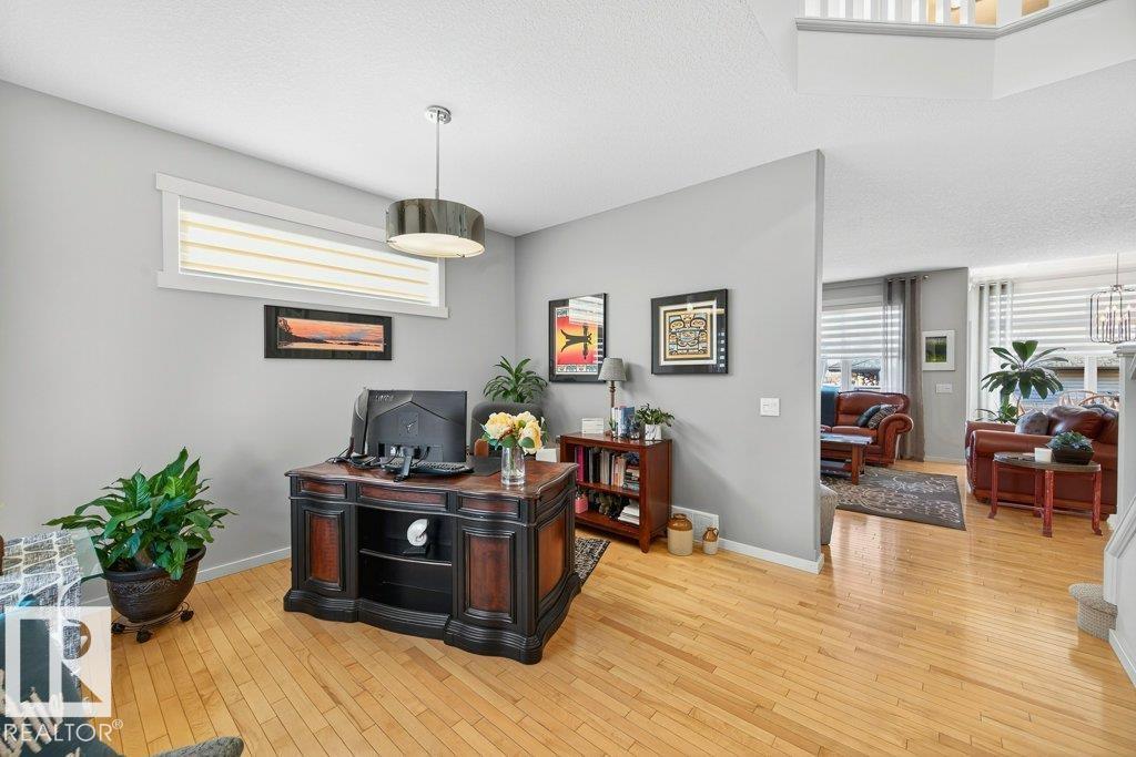 51 NICOLA RD, St. Albert