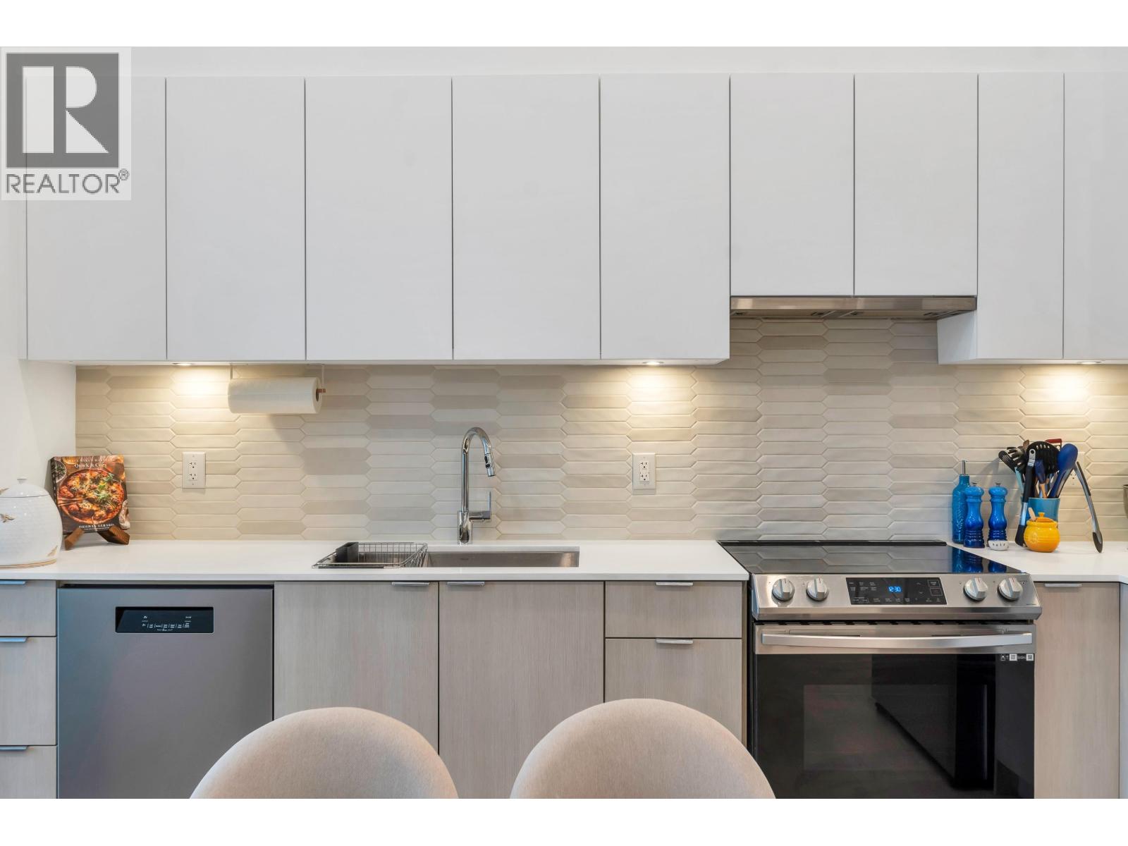 #606-2499 RABBIT Drive, Delta