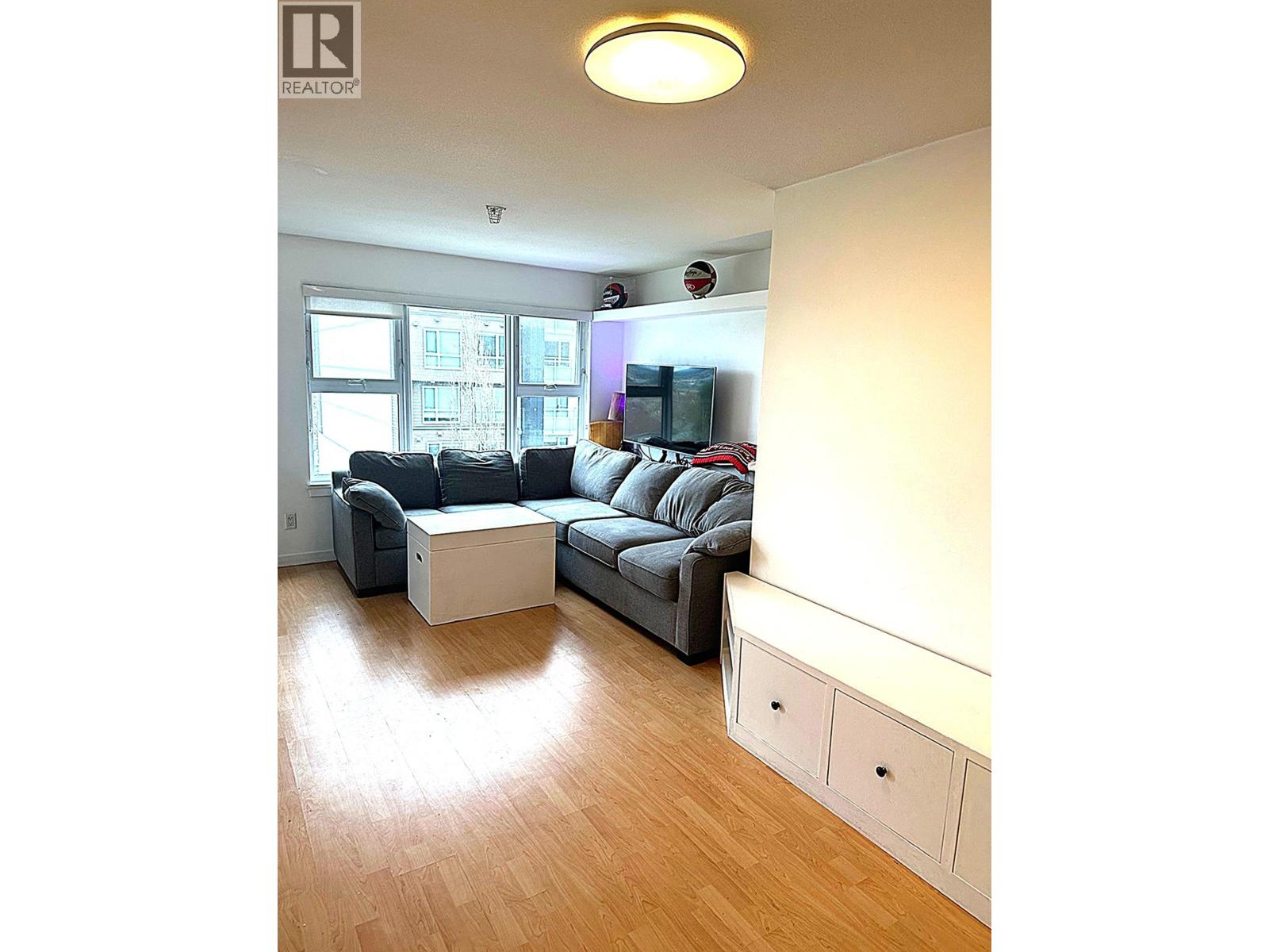 503 415 E COLUMBIA STREET, New Westminster