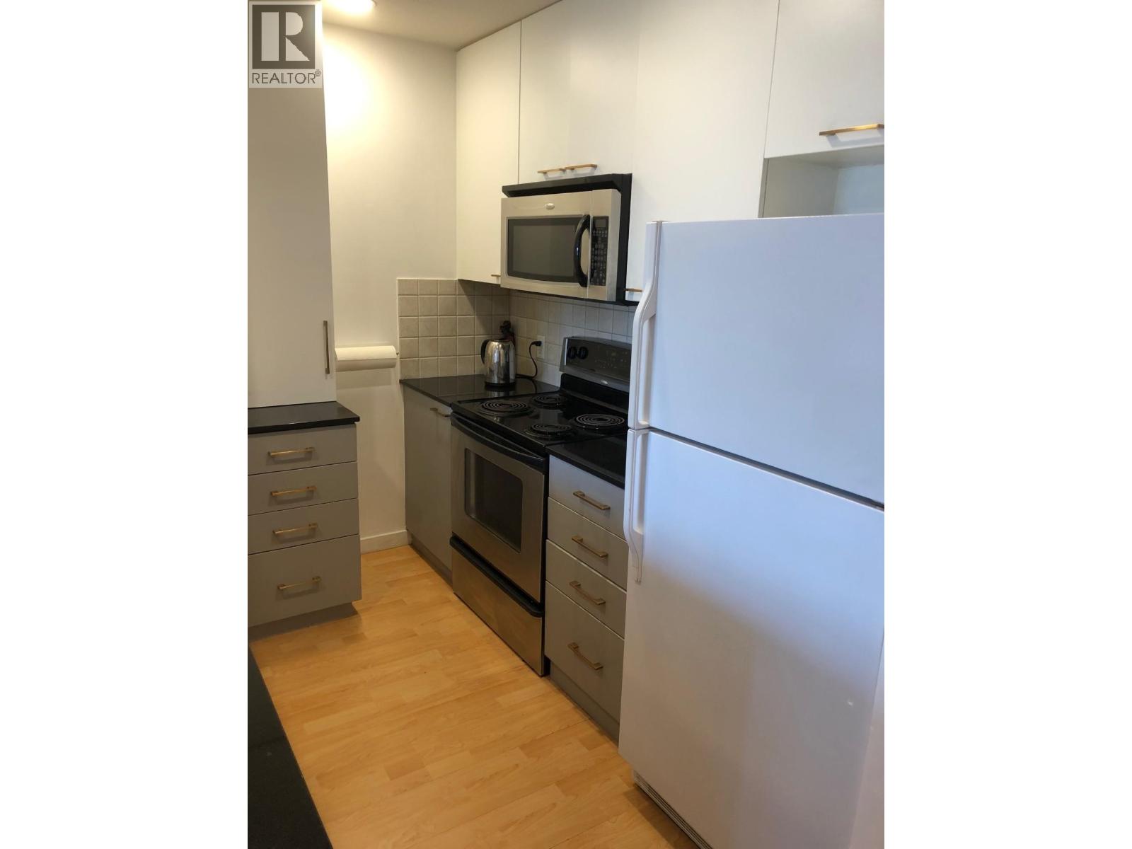 503 415 E COLUMBIA STREET, New Westminster